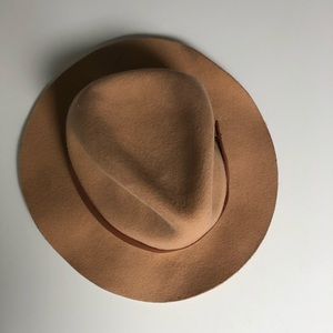 Tan a Wool Hat with Leather Buckle